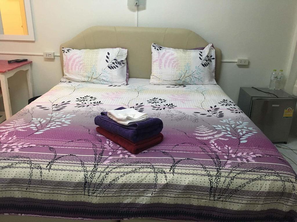 Happy Guest house 2*