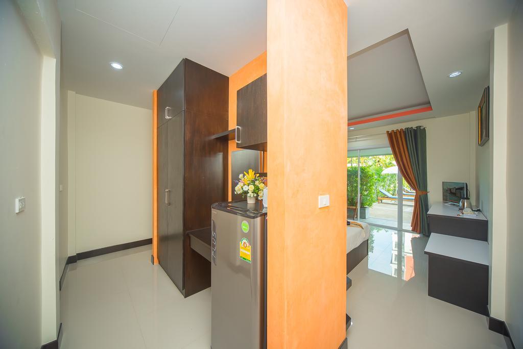 Hotel Santiphap & Ban Bang Khu (Phuket)