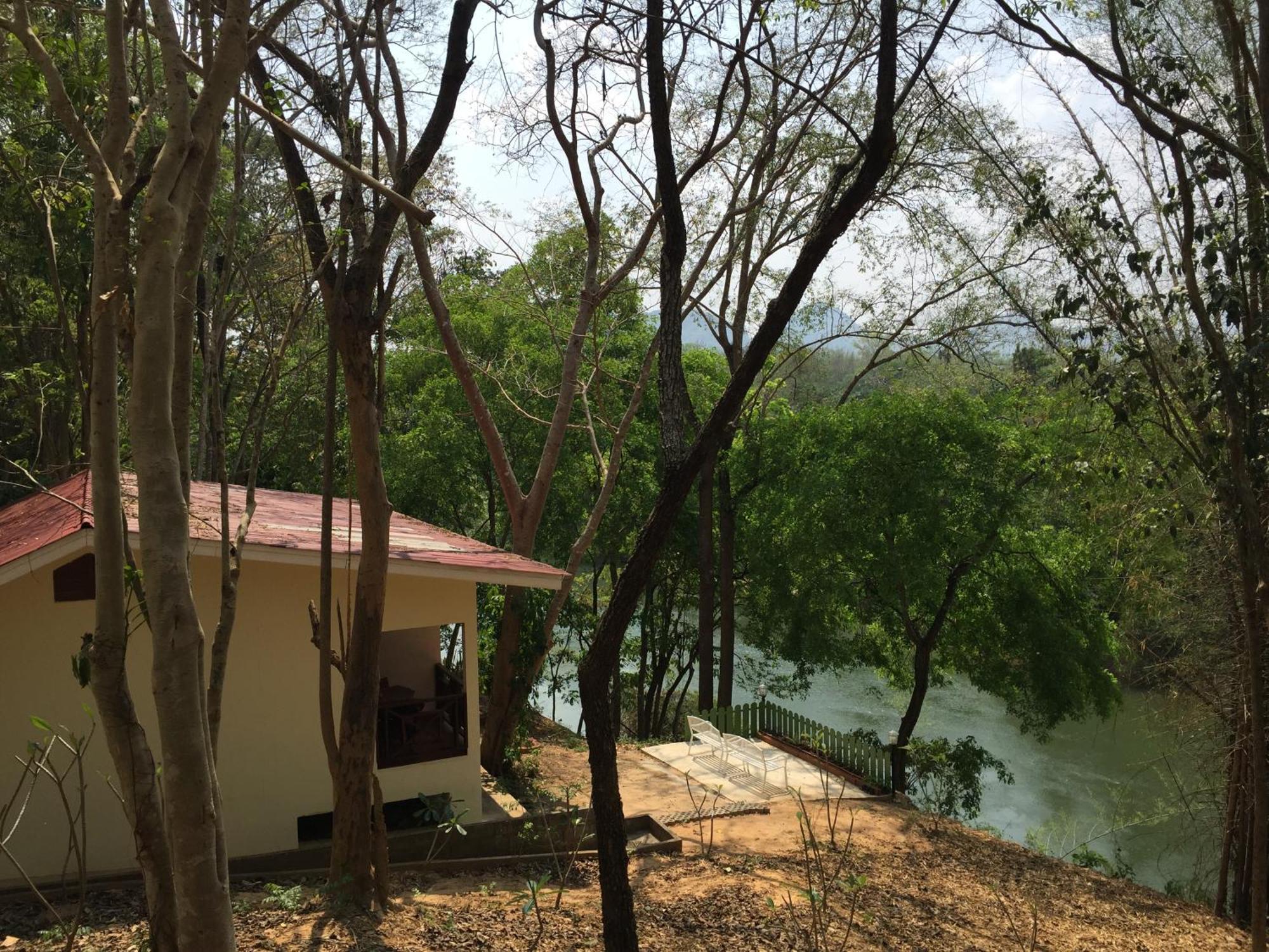 Resort Saiyok River House 3*