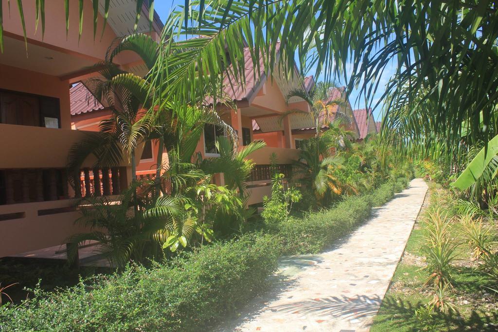 Baan Mek Lom Khao Lak