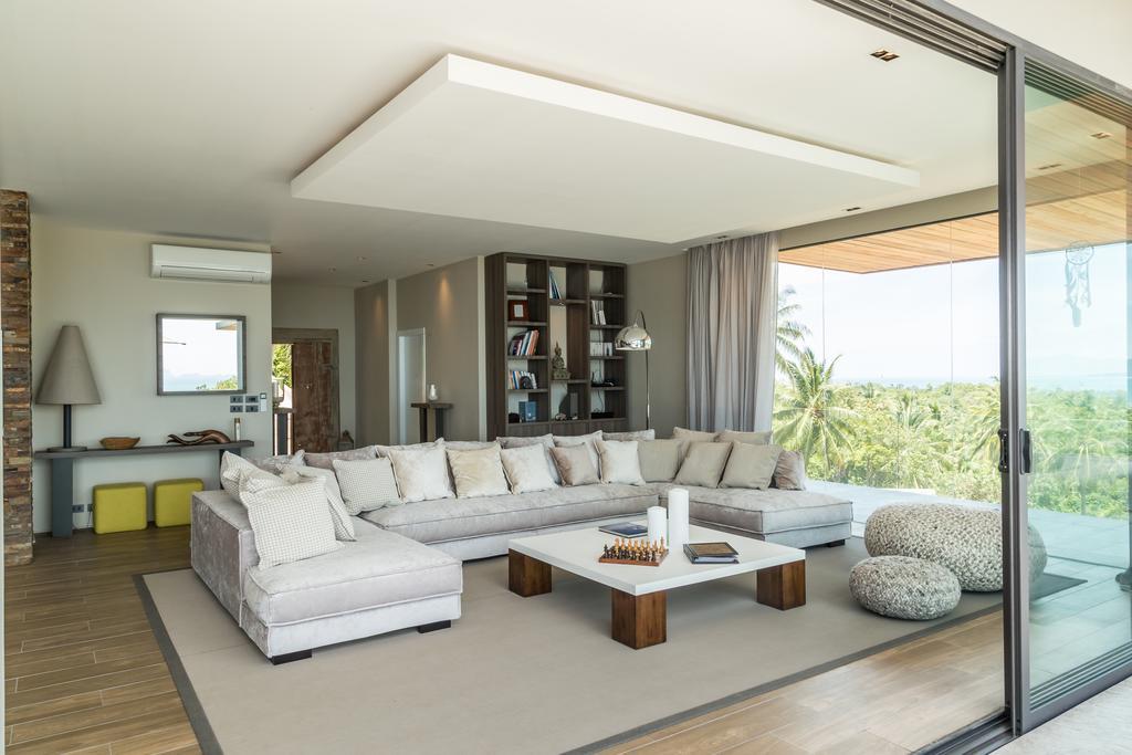 Black Rock Villa *