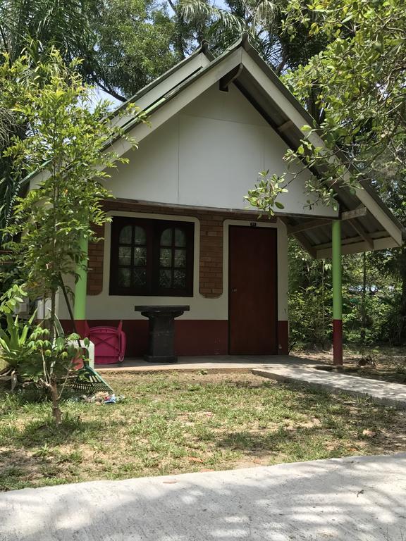 Cashew Nut Bungalows Guest house *
