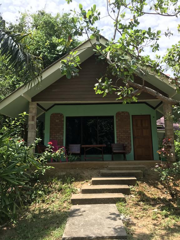 Cashew Nut Bungalows * Ao Nang