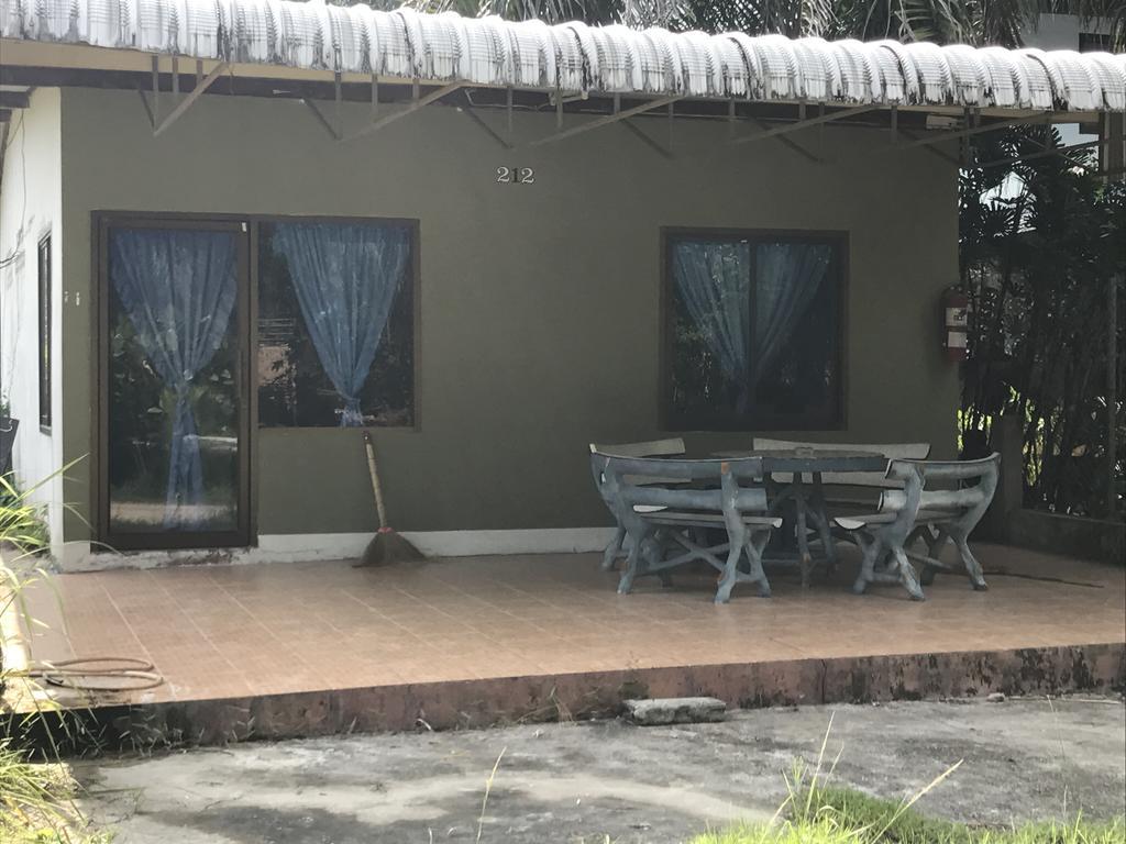 Cashew Nut Bungalows * Ao Nang
