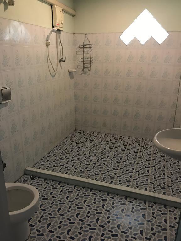 Cashew Nut Bungalows Guest house