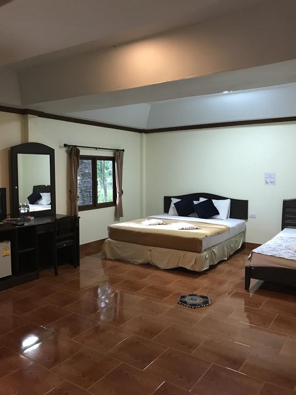 Cashew Nut Bungalows Guest house