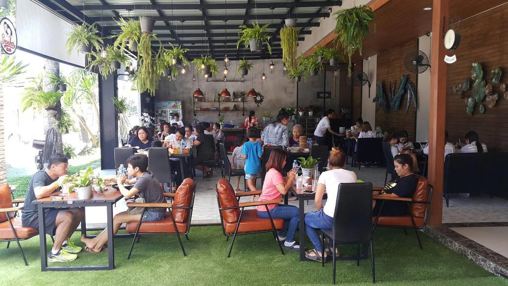 The Win Hotel Bang Saphan