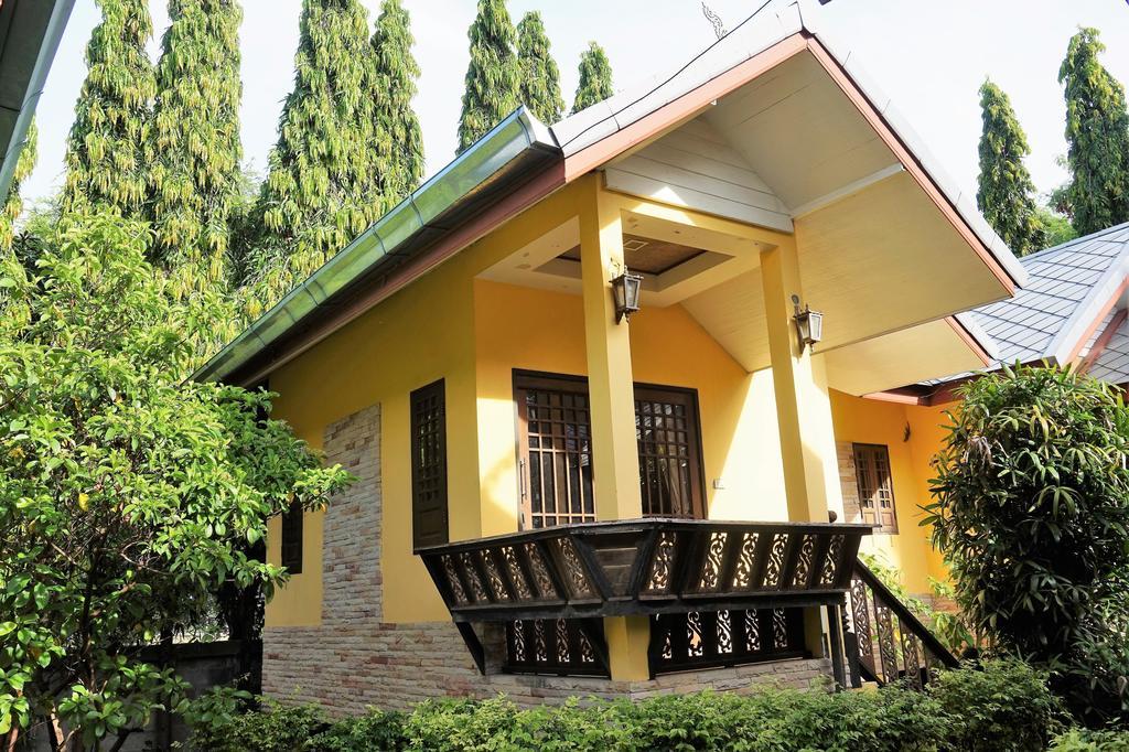 Fueangfu Villa *