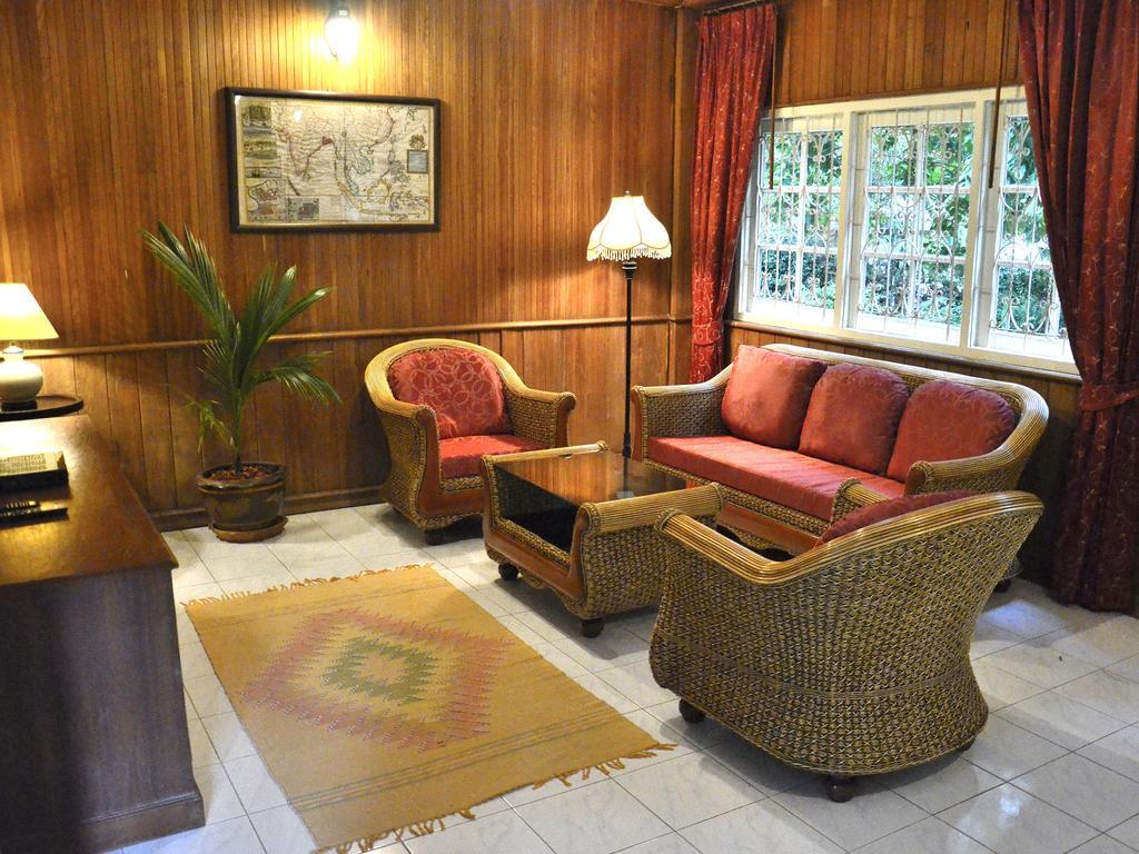 Baan Khun Nang Colonial Villa Mae Nam