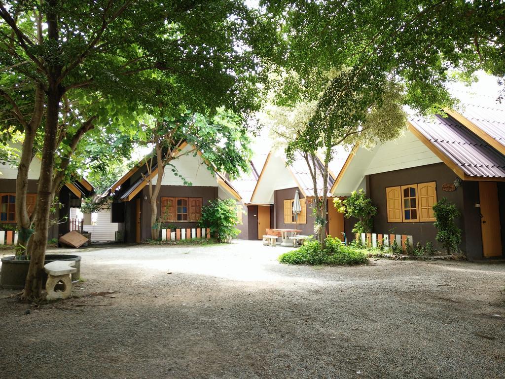 Bansuan Inthanon Chom Thong