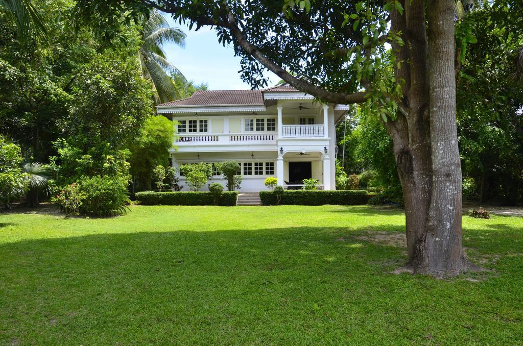 Baan Khun Nang Colonial Villa *
