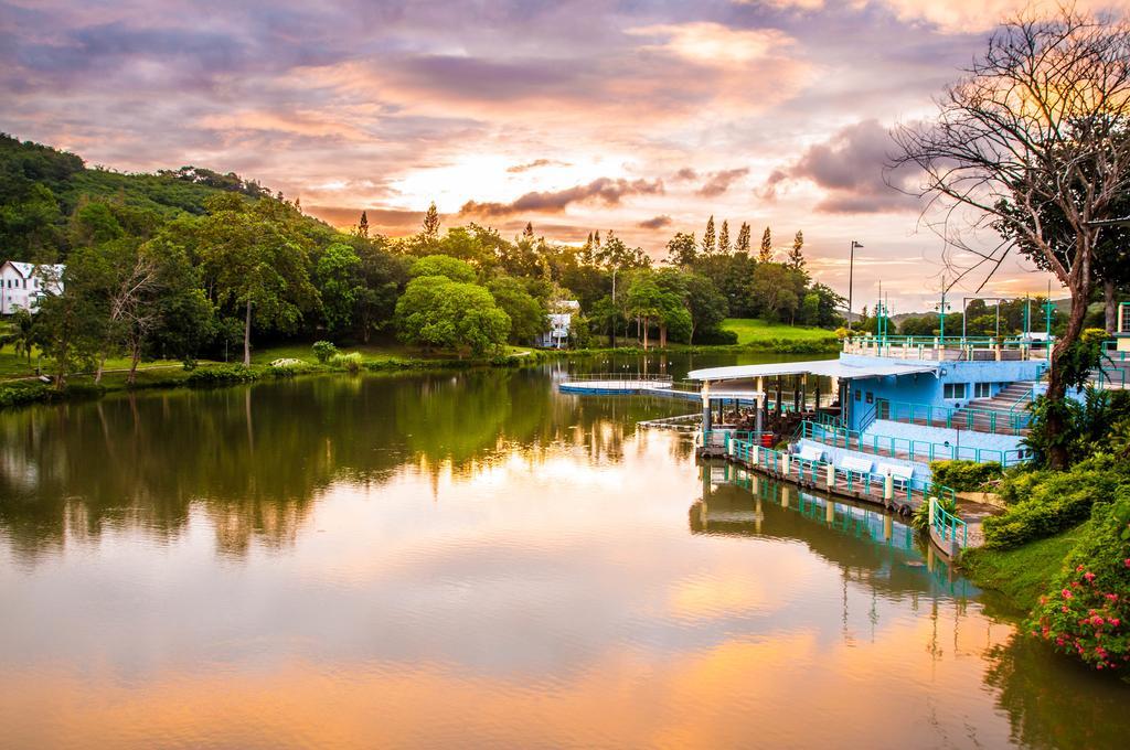 Resort Brookside Valley Rayong