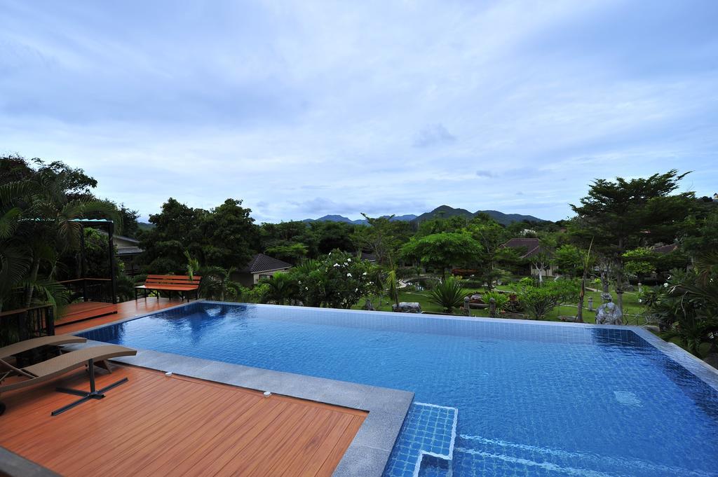 Resort Dusit Talai 3*