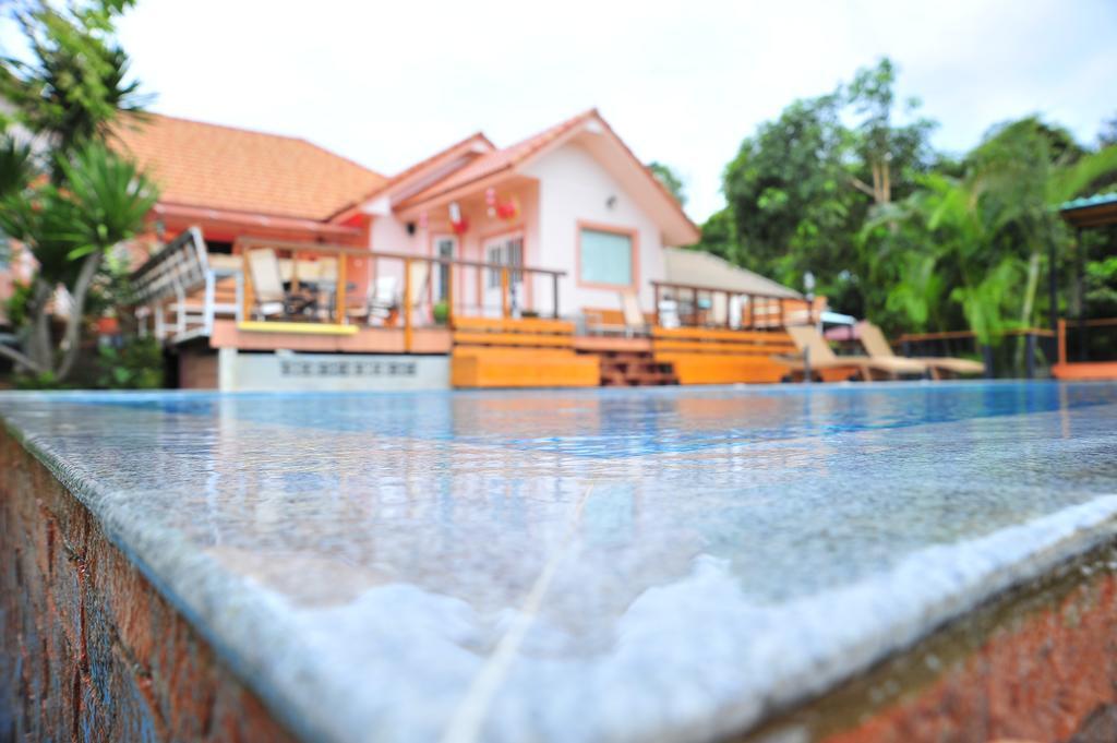 Dusit Talai Resort Nong Nam Daeng