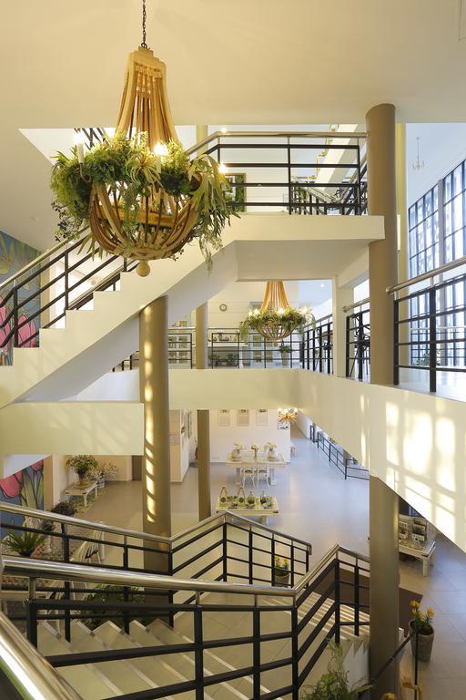 Play La Ploen Boutique And Adventure Camp Hotel