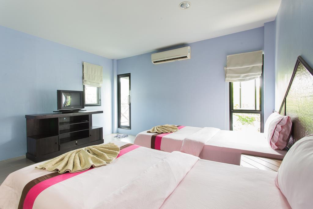 Mermaid Mansion Hostel *