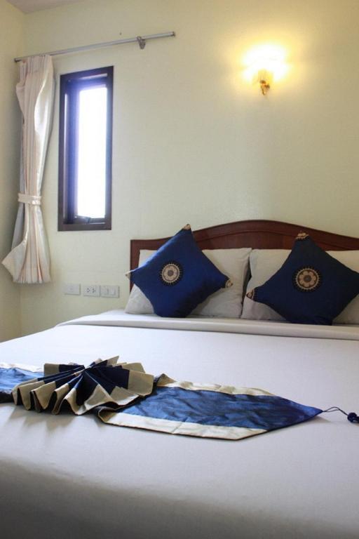 Hostel Amorn Mansion *