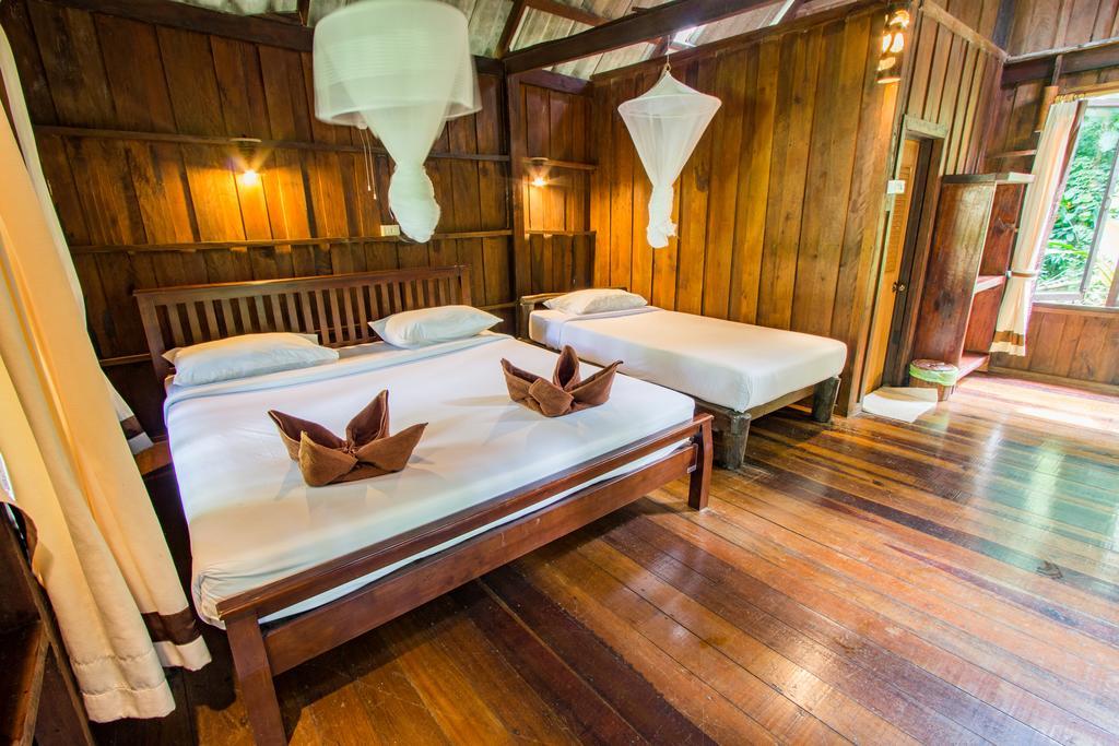 Khao Sok Riverside Lodge *