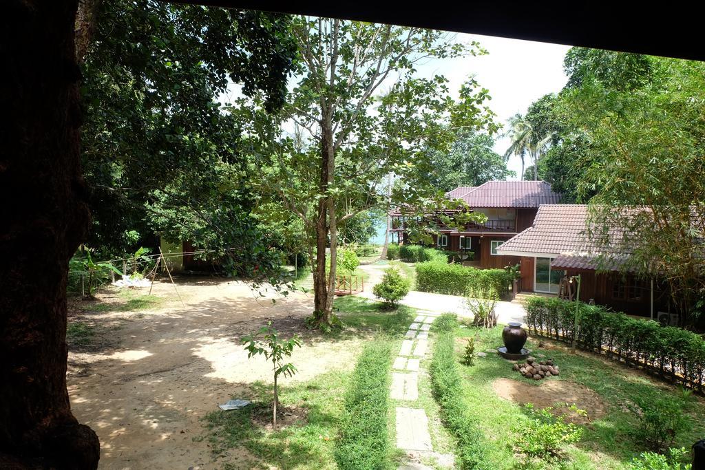 Resort The Sun And Restaurant