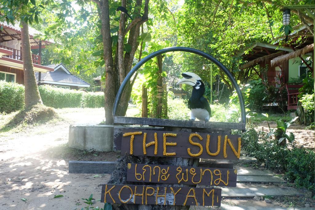 Resort The Sun And Restaurant