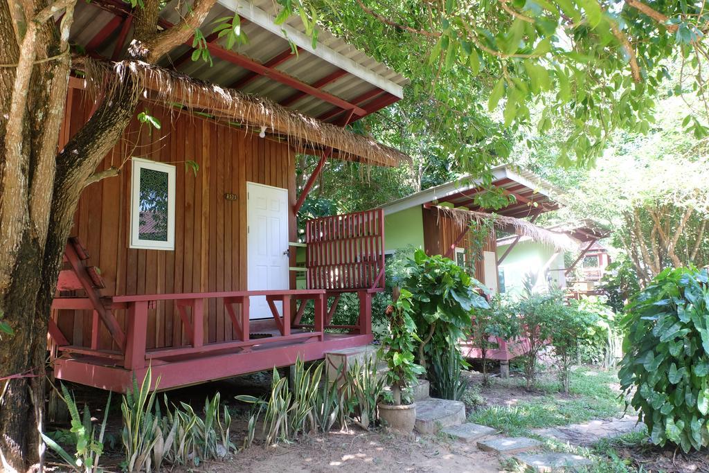 The Sun And Restaurant Koh Phayam