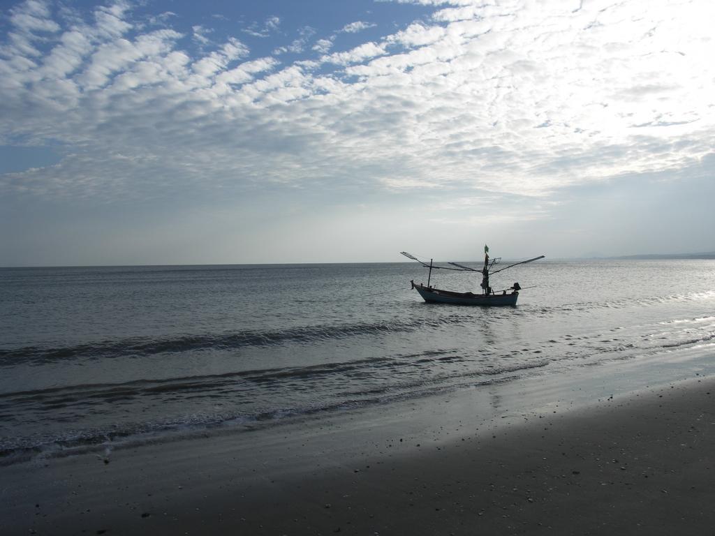 Sailom Bangsaphan Resort 3*