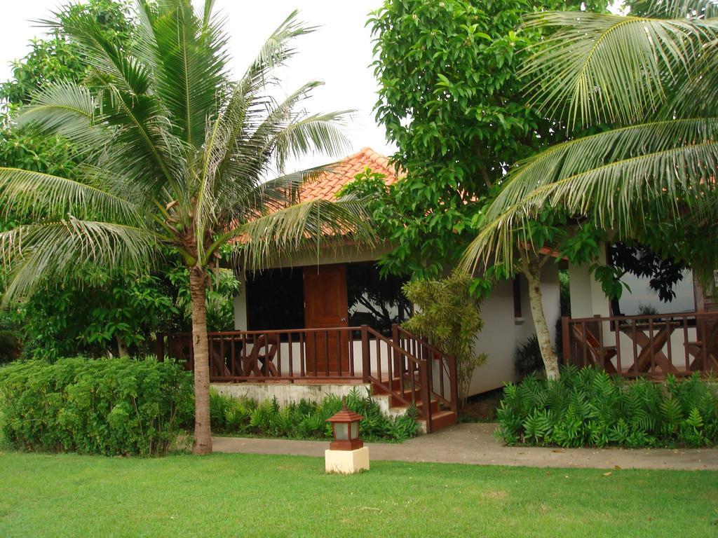 Sailom Bangsaphan Resort 3*