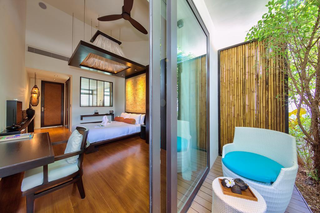 Beachfront Baan Paradise Villa