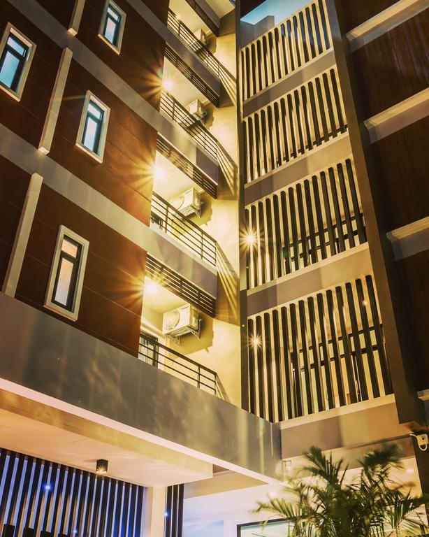 The Terrace Khlongtoei 3*