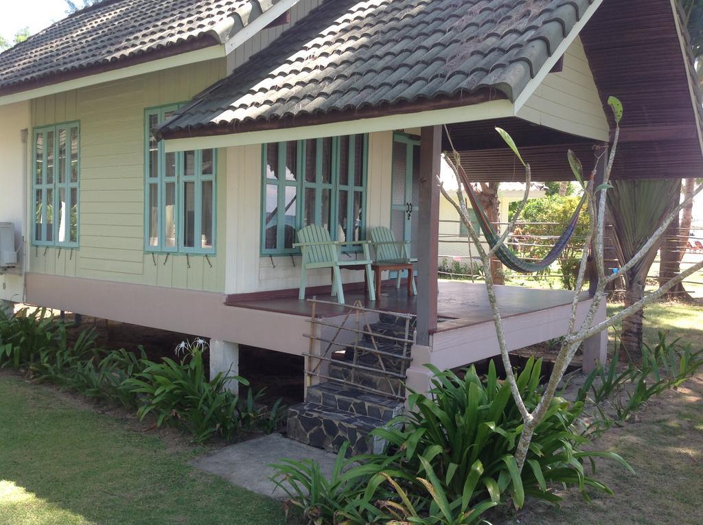 Holiday Beach 2* Trat