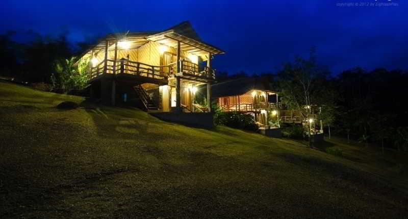 Cliff And River Jungle Hotel