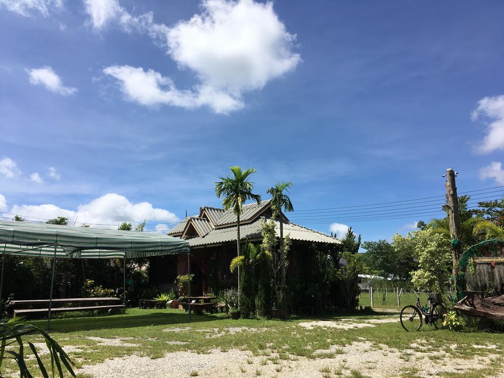 Heun Baan Rong Khun Chiang Rai