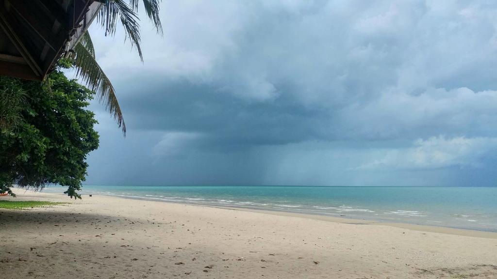 Phuphat Beach Khanom