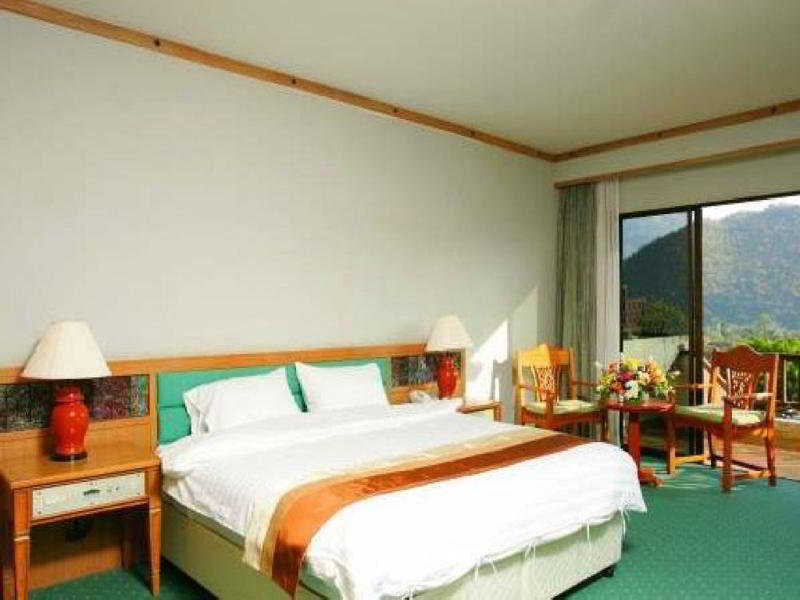 Mandarin Golden Valley And Hotel