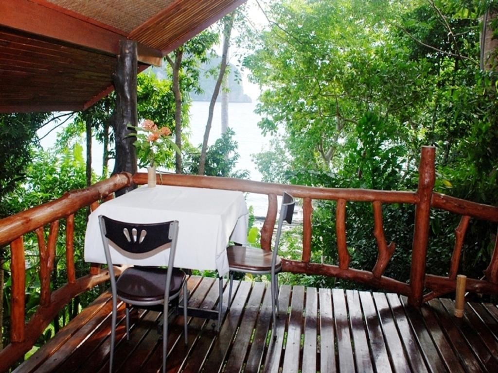 Sunset Bay Resort Phi Phi Don