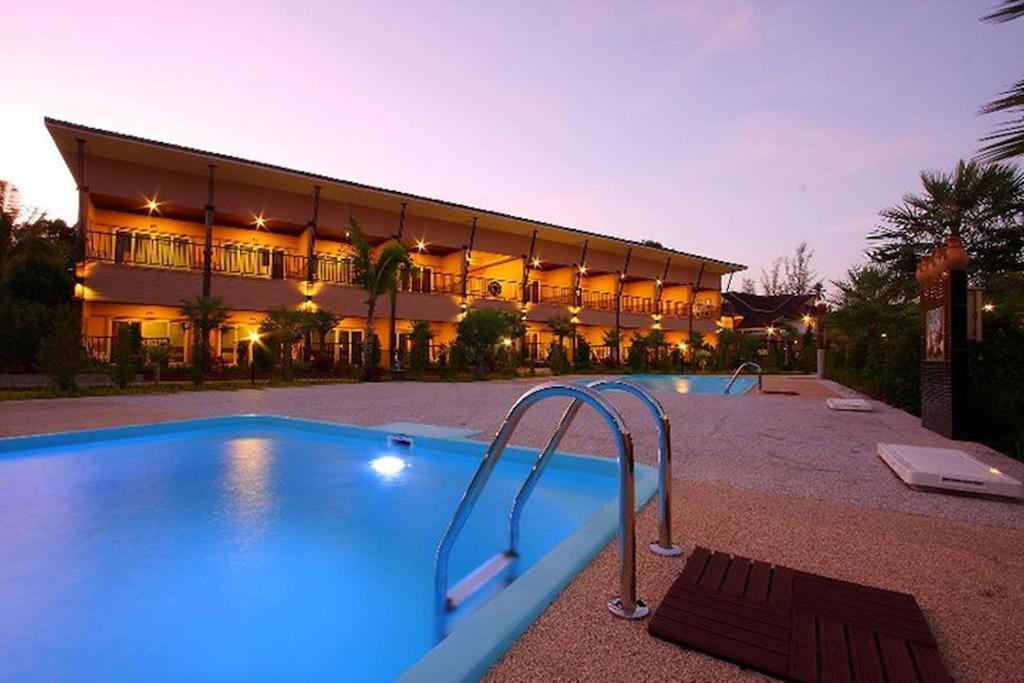 Maleedee Bay 3*
