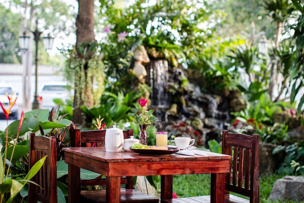 Phu Places Aparthotel 3*