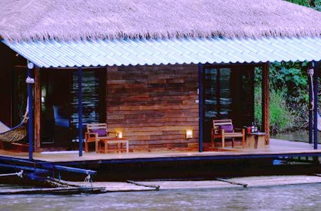Boutique Raft Resort, River Kwai Resort