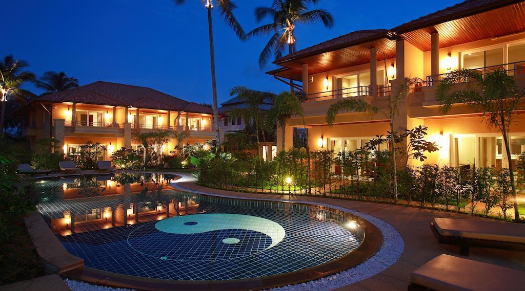 Park Lane Apartment *