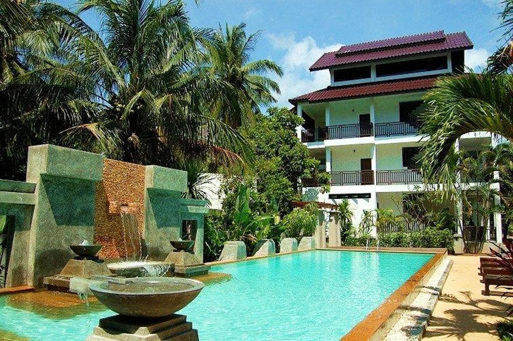 Holiday Park Hotel 3*