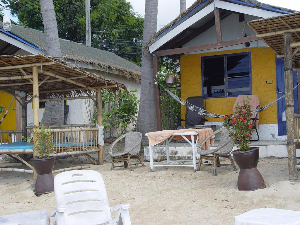 Guest house The White Pearl Beach Club Ban Bang Po