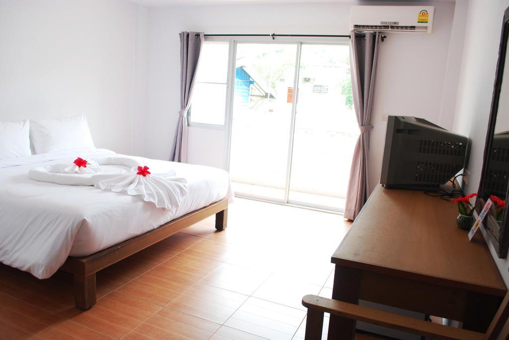 Romruen Samed Hostel *