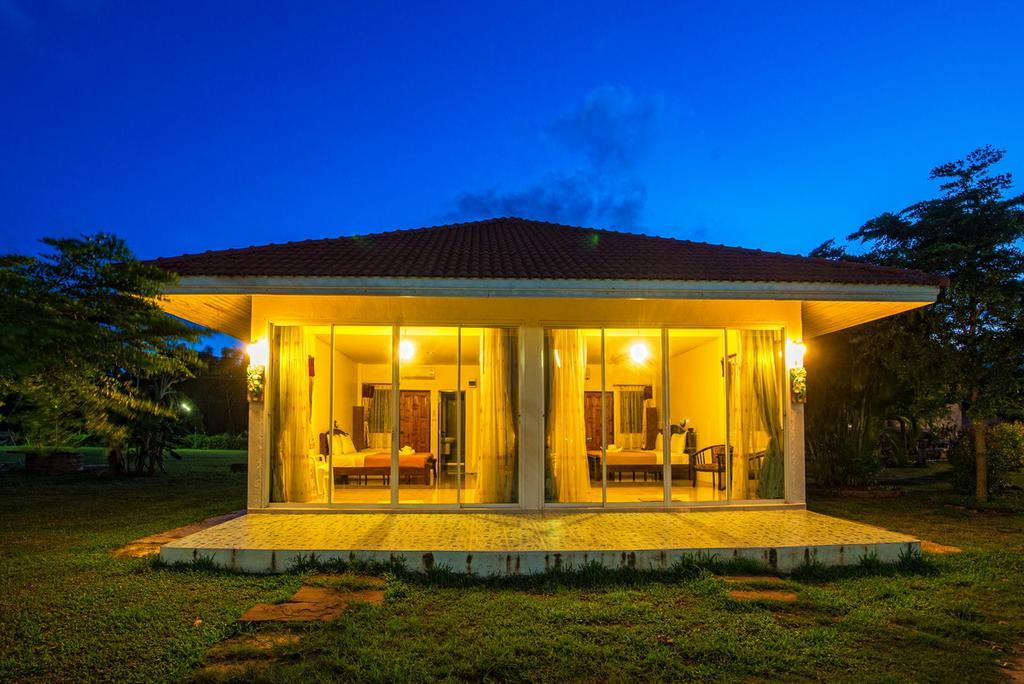 Star Light And Restaurant Resort