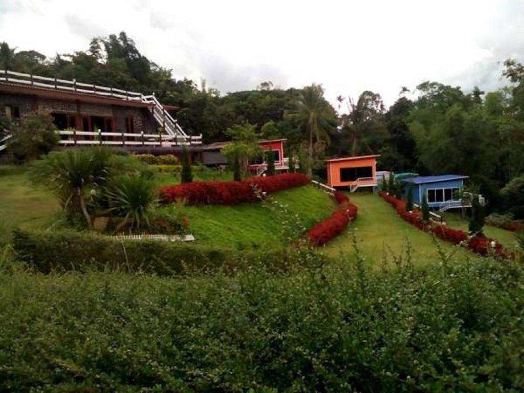 Baan Chuthamanee Resort
