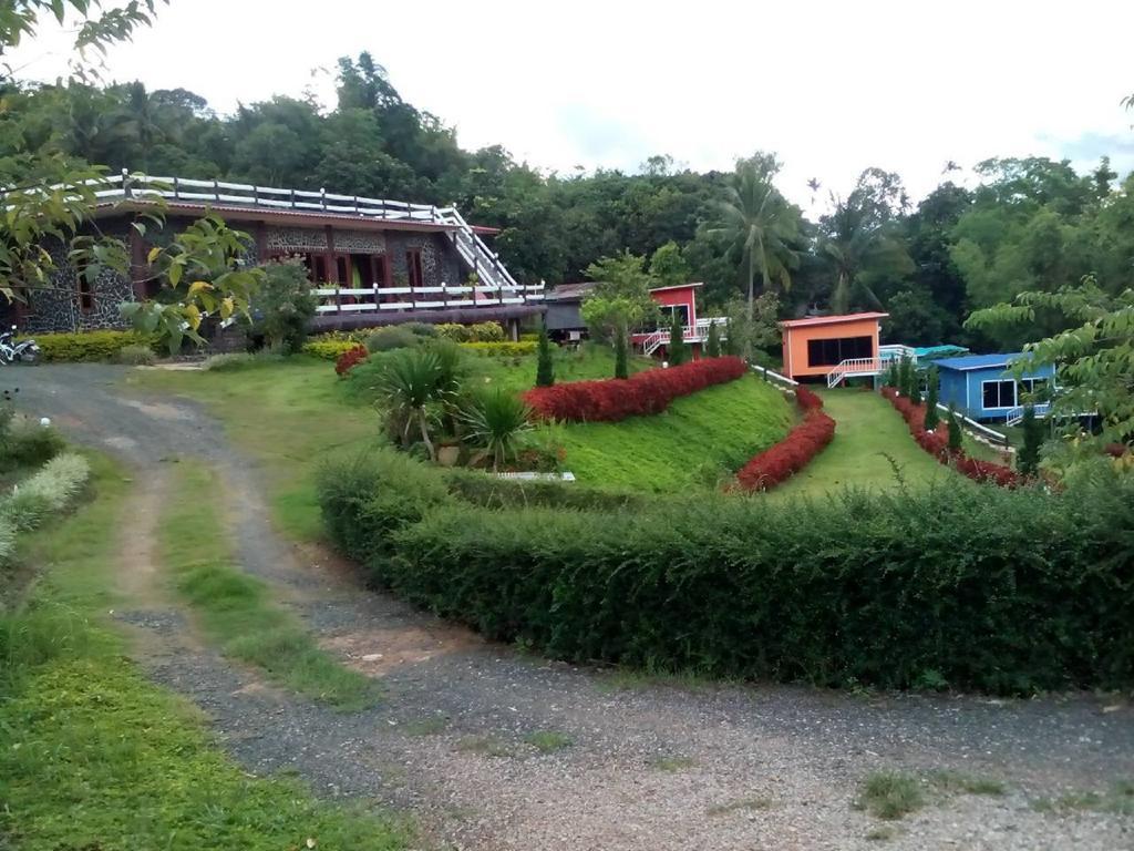 Baan Chuthamanee Resort