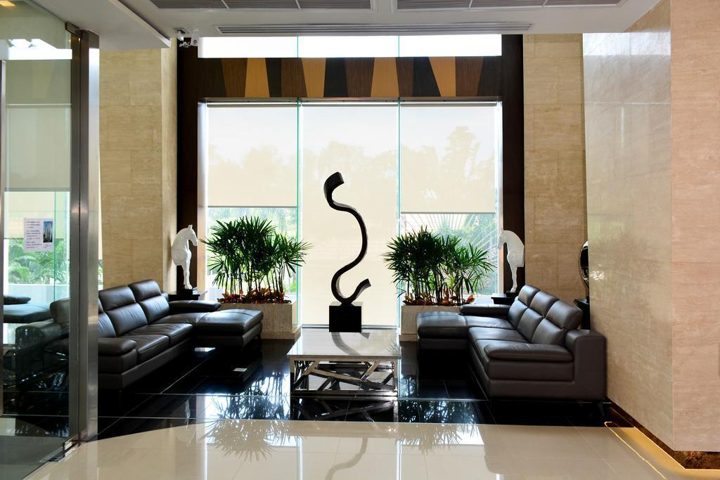 Luxury Seaview The Peak Towers 200m To Apartment