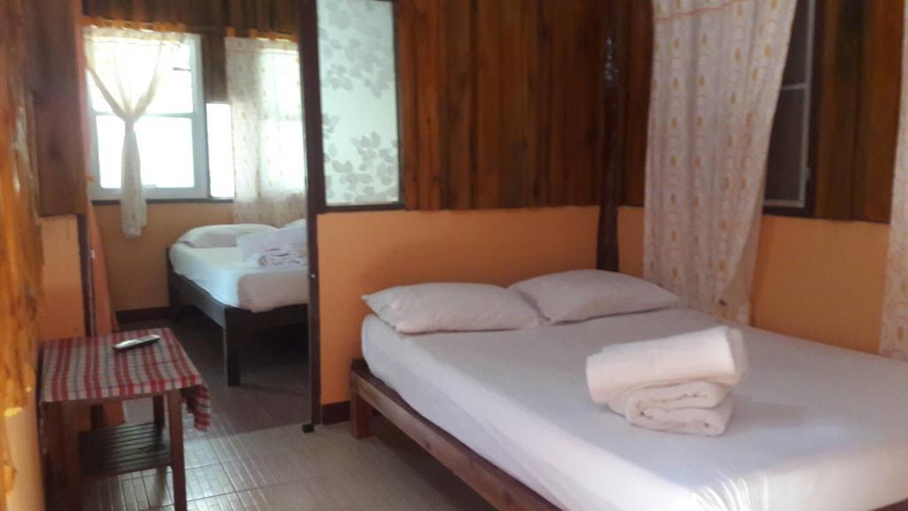 Holiday park บ้านสนมณีโฮมสเตย์ Bansonmanee *