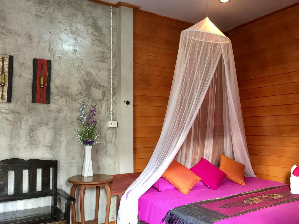 Ruen Lamai Lanna Ban Mae Aep