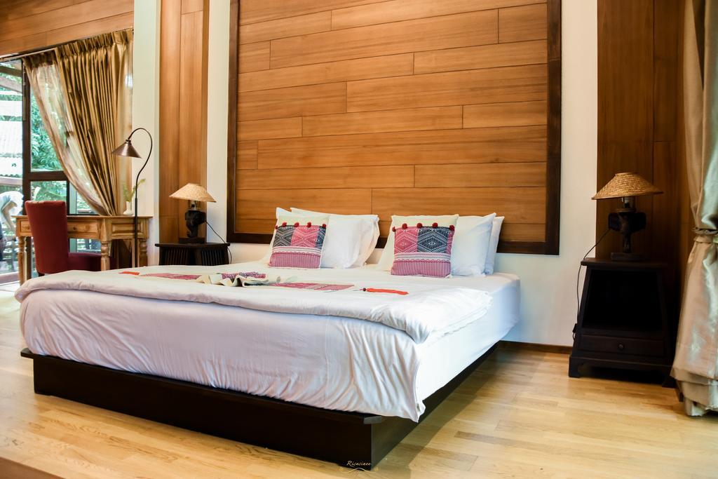 Risasinee & Resort