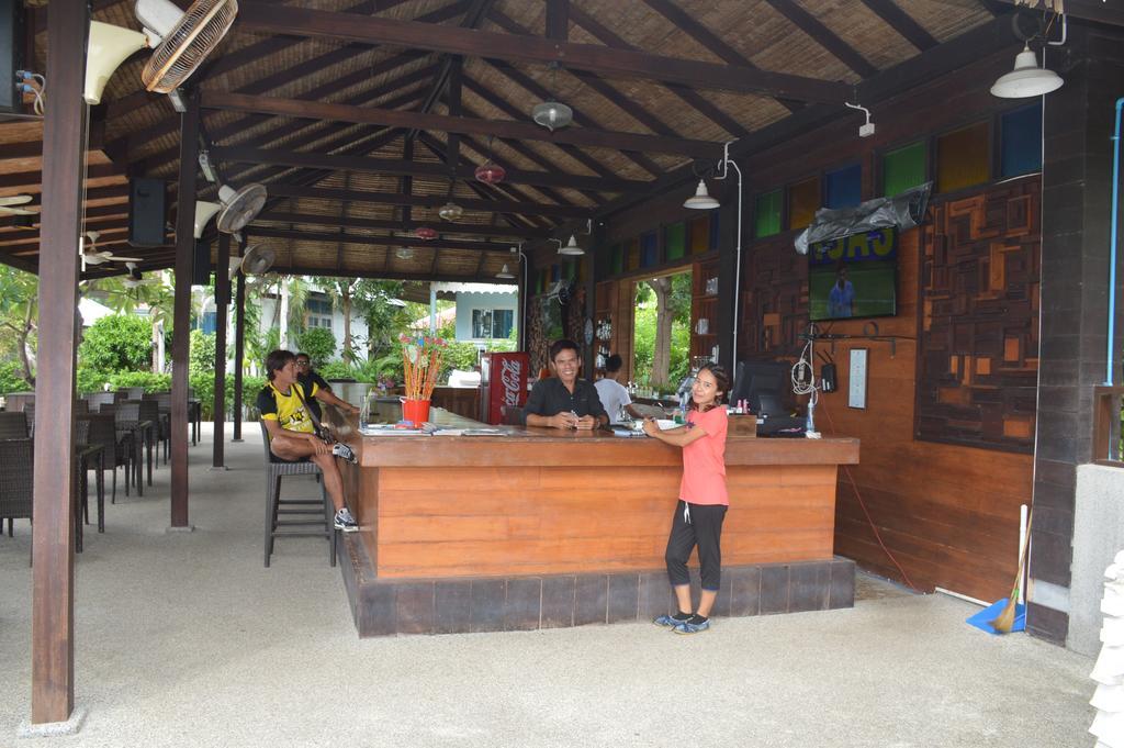 Guest house Bangrak Club
